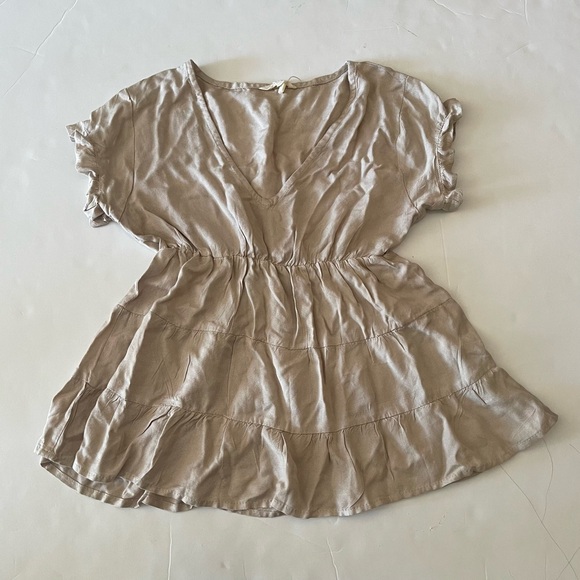 Beige Tiered Ruffle V-neck Blouse - Picture 1 of 2